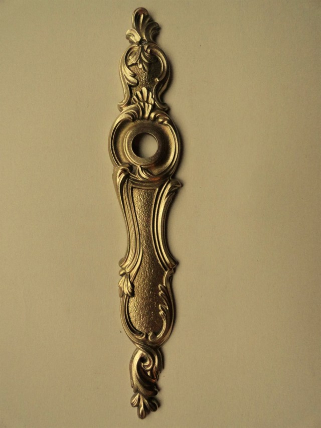 Agencement et décoration : Plaque de propreté style  - Louis XV - Référence 26011